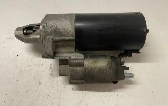 Mercedes-Benz E W211 Starter motor A0061514101 20070515 0001115019