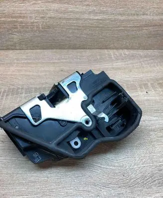 BMW 5 E60 E61 Front door lock 7202144 A053702