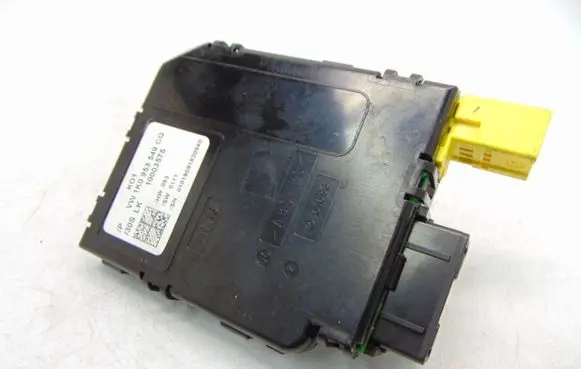 Volkswagen Polo VI Yaw turn rate sensor 