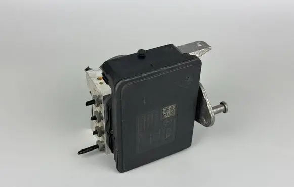 Mercedes-Benz C W205 ABS Pump A2539011400 10062538551 10091515743