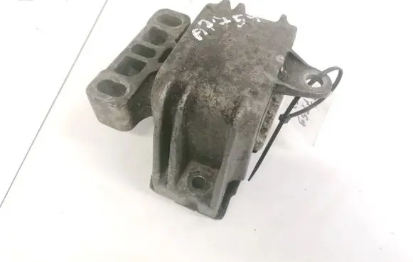 Skoda Octavia Mk1 (1U) Engine mount bracket 1J0199555