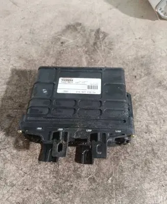 Audi A4 S4 B5 8D Engine control unit/module 927733 9803260204 4131998