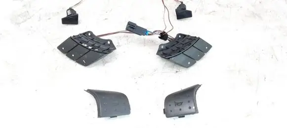 Opel Meriva A Steering wheel buttons/switches 