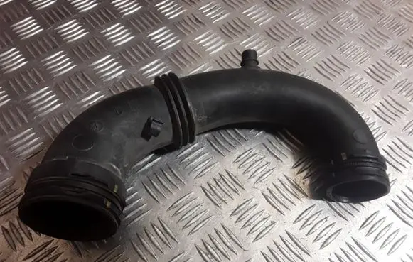 Opel Vivaro Air intake hose/pipe 8200082448
