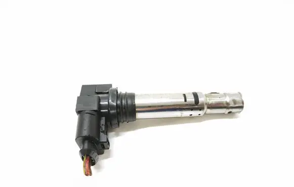 Volkswagen Golf Plus High voltage ignition coil R0401S00400 0251352817