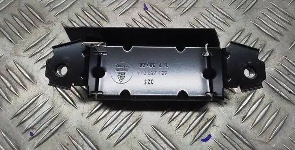 Porsche Cayenne (9Y0 9Y3) Other trunk/boot trim element 9Y3827129