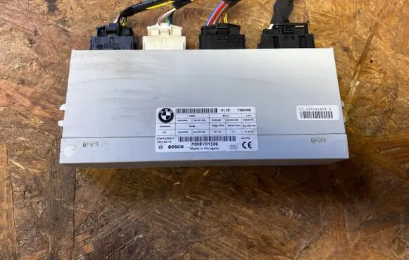 BMW 5 F10 F11 Tailgate/trunk control unit/module 736589801