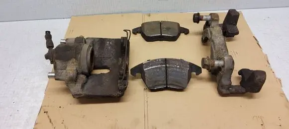 Volkswagen Golf V Front brake caliper