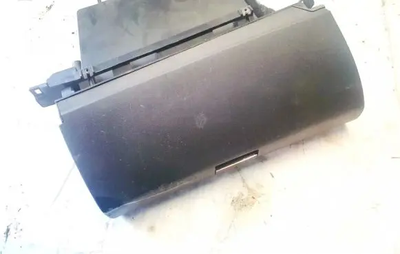 Mercedes-Benz A W169 Glove box