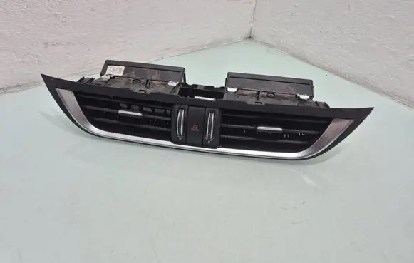 Alfa Romeo Stelvio Dash center air vent grill 
