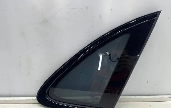Porsche Macan (95B) Rear side window 95b845298xc 95b845298fm