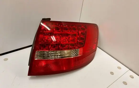 Audi A6 S6 C6 4F Tailgate rear/tail lights