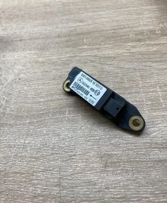 Mercedes-Benz S W220 Airbag deployment crash/impact sensor 2208204426 00030002816