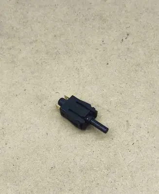 Mercedes-Benz E W212 Brake pedal sensor switch 001545