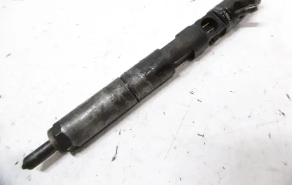 Renault Scenic II - Grand scenic II Fuel injector 8200567290