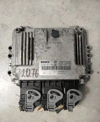 Renault Trafic II (X83) Engine control unit/module 8200935115 0281017065