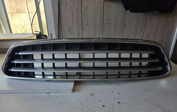 Mini Cooper Countryman R60 Front bumper upper radiator grill 9801581 9801582 9803635