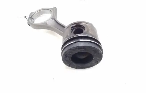 Jaguar XF X250 Piston with connecting rod