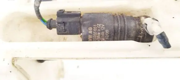 Volkswagen PASSAT B6 Windscreen/windshield washer pump 1T0955651 UESD