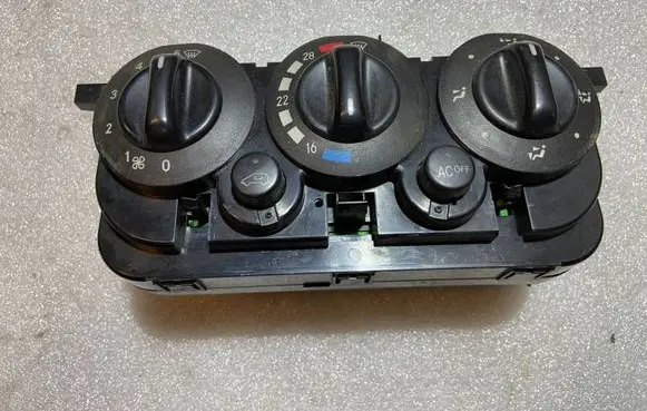 Mercedes-Benz A W169 Climate control unit 1688302285 A1688302285