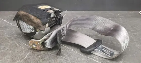 Audi A4 S4 B5 8D Rear seatbelt 8D9857806D