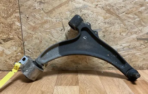 Opel Insignia A Front control arm 0131221
