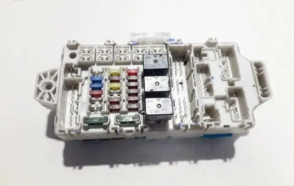 Mitsubishi Outlander Fuse box set 307220380 9148