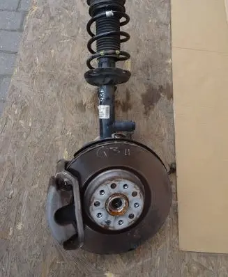 Audi Q3 F3 Front shock absorber/damper 5QF413032D AVQ313 E46L7501