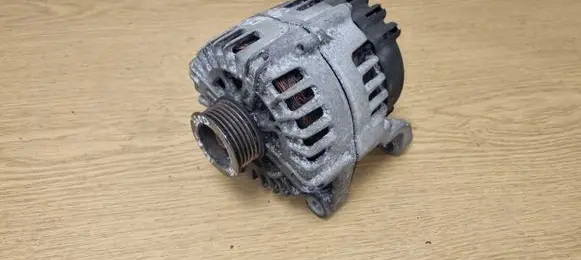 BMW 3 E90 E91 Generator/alternator 7805432