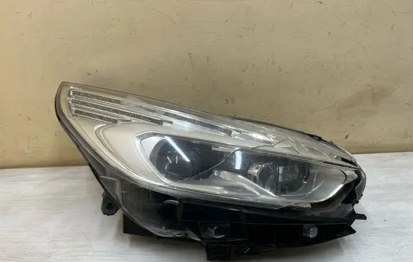 Ford Galaxy Headlight/headlamp 90076247
