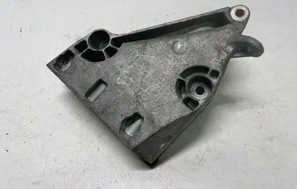 Volkswagen PASSAT B7 Engine mounting bracket 03L199207A
