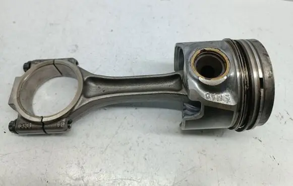 Volkswagen Touareg I Piston with connecting rod BAC MA0 038J