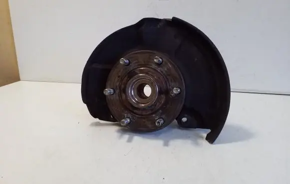 Mitsubishi L200 Front wheel hub