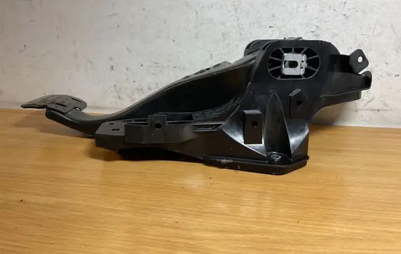 Volkswagen Golf VII Brake pedal 5Q2723058 C1985