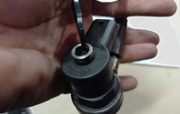 Opel Astra H Fuel injector 0445110175