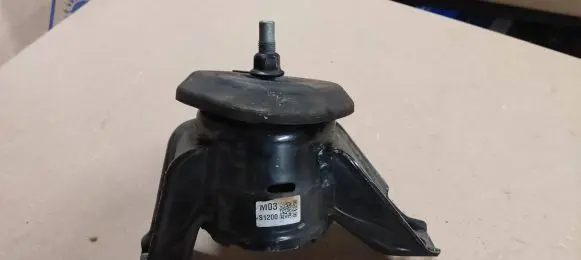 Hyundai Santa Fe Engine mount bracket