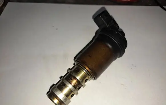 BMW 7 E65 E66 Camshaft vanos timing valve 170732308