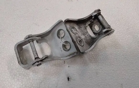 Renault Kangoo II Front door hinge set RENAULT-KANGOO 2013-2020 KOLOR-BIALY