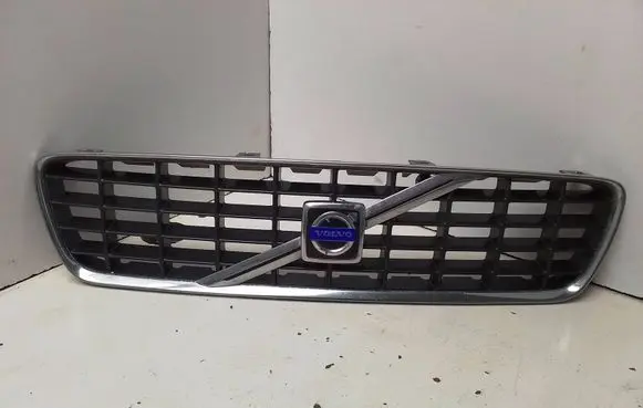 Front bumper upper radiator grill