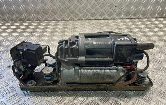 BMW 5 F10 F11 Air suspension compressor/pump 6875176