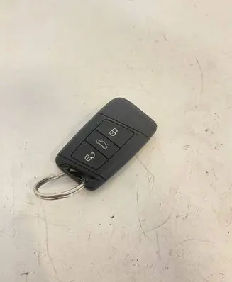 Volkswagen PASSAT B8 Ignition key/card 3G0959752K