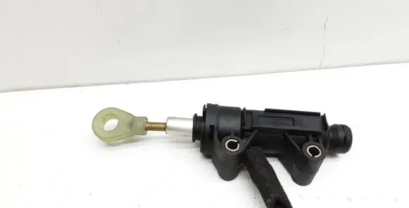 BMW 3 E46 Clutch master cylinder 6758822 21526758822