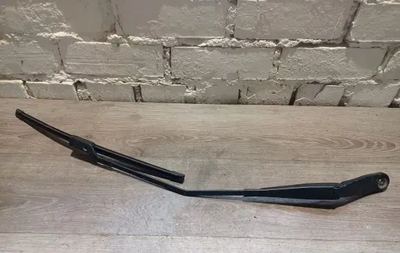 Volvo V40 Windshield/front glass wiper blade 31276060