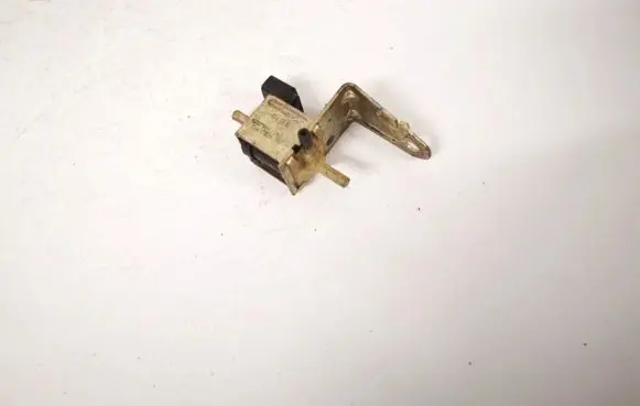 Audi A6 S6 C4 4A Turbo solenoid valve 437906283a