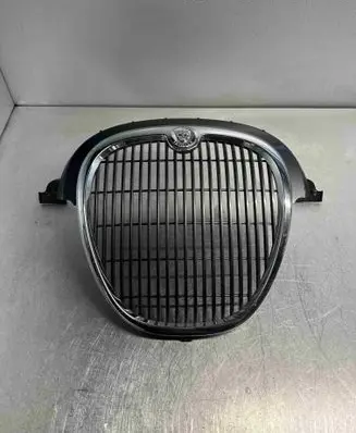 Jaguar S-Type Front bumper upper radiator grill ---