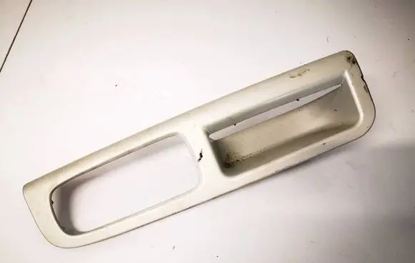Volvo C30 Front door window switch trim 8679667