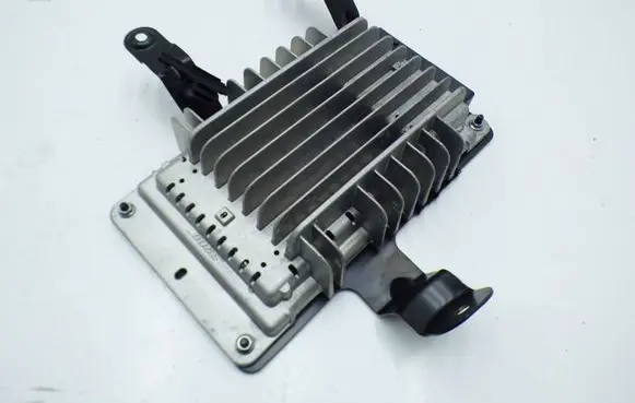 Audi A3 S3 8P Sound amplifier 8P7035223 8P7035464 304105001