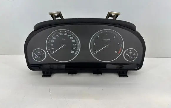 BMW 5 F10 F11 Speedometer (instrument cluster) 25811511