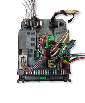 Peugeot 307 Fuse module 9636760580 9641079680 00039628
