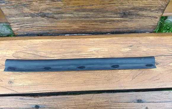 Volkswagen Touran III Engine compartment rubber 5TA823709 VAG5TA823709